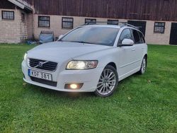 Vit Begagnad 2010 Volvo V50 Momentum Kombi | 45 000 kr (Marknadspris)