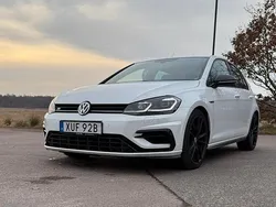 Vit Begagnad 2019 VW Golf VII R Halvkombi | 340 000 kr (Dyr)