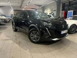 Svart Begagnad 2021 Peugeot e-2008 Active SUV | 189 900 kr (Marknadspris)