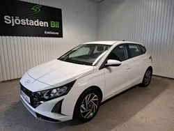 Vit Ny 2024 Hyundai i20 Essential Halvkombi | 219 900 kr (Marknadspris)