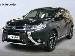 Svart Begagnad 2017 Mitsubishi Outlander P-HEV SUV | 169 900 kr