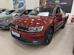 Mörkröd (ruby red metallic) Begagnad 2017 VW Tiguan SUV | 194 900 kr (Bra pris)