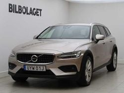 Begagnad 2024 Volvo V60 CC Kombi | 409 800 kr (Marknadspris)