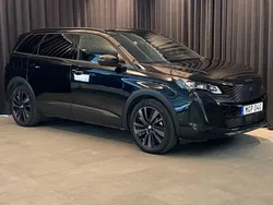 Svart Begagnad 2022 Peugeot 5008 GT Minibuss | 319 500 kr (Marknadspris)