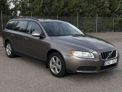Grå Begagnad 2008 Volvo V70 Kinetic Kombi | 38 500 kr (Marknadspris)