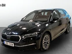 Svart Ny 2024 Skoda Octavia Selection Kombi | 373 400 kr (Marknadspris)