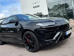 Svart Begagnad 2021 Lamborghini Urus SUV | 2 599 000 kr