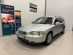 Ljusgrå Begagnad 2006 Volvo V70 Kinetic Kombi | 32 900 kr (Marknadspris)