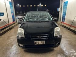 Svart Begagnad 2007 Kia Picanto 4 Halvkombi | 17 000 kr (Marknadspris)