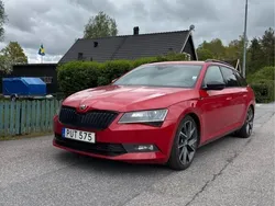 Röd Begagnad 2018 Skoda Superb Business Line Kombi | 174 900 kr (Lite dyr)
