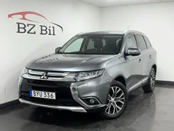 Grå Begagnad 2016 Mitsubishi Outlander SUV | 189 900 kr (Marknadspris)