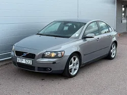 Grå Begagnad 2003 Volvo S40 Sedan | 39 900 kr (Lite dyr)