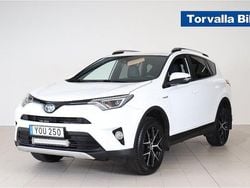 Vit Begagnad 2017 Toyota RAV4 Hybrid SUV | 219 900 kr (Marknadspris)