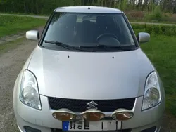 Silver Begagnad 2005 Suzuki Swift Halvkombi | 19 000 kr (Bra pris)