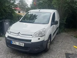 Vit Begagnad 2010 Citroën Berlingo Minibuss | 32 000 kr (Marknadspris)