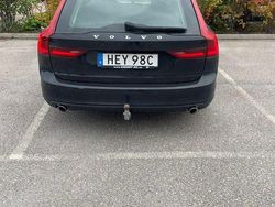 Svart Begagnad 2020 Volvo V90 Momentum Kombi | 239 000 kr (Marknadspris)