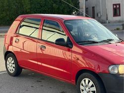Röd Begagnad 2003 Suzuki Alto Halvkombi | 12 000 kr