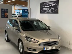 Grå Begagnad 2015 Ford Focus Kombi | 79 900 kr (Marknadspris)