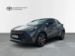 Mörkgrå Ny 2025 Toyota C-HR Style SUV | 359 800 kr (Bra pris)