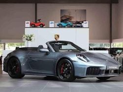 Flerfärgad Ny 2025 Porsche 911 Carrera 4 GTS Cab | 2 149 000 kr