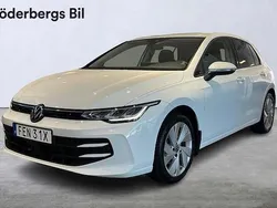 Vit Begagnad 2024 VW Golf VIII Edition Halvkombi | 329 000 kr (Marknadspris)