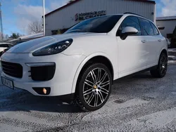 Vit Begagnad 2017 Porsche Cayenne SUV | 349 990 kr