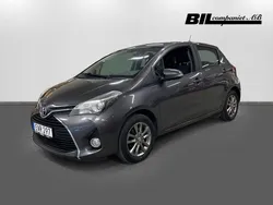 Mörkgrå Begagnad 2015 Toyota Yaris Halvkombi | 109 000 kr (Marknadspris)