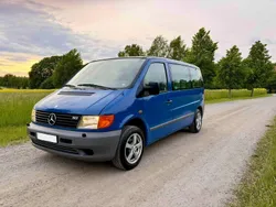 Blå Begagnad 2001 Mercedes Vito Minibuss | 65 000 kr