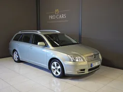 Ljusgrön (grön) Begagnad 2005 Toyota Avensis Kombi | 21 900 kr (Marknadspris)