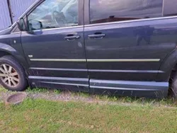 Blå Begagnad 2009 Chrysler Town & Country Minibuss | 25 000 kr