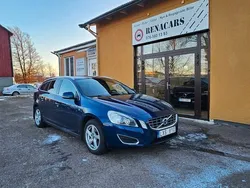 Blå Begagnad 2011 Volvo V60 Momentum Kombi | 89 900 kr (Marknadspris)