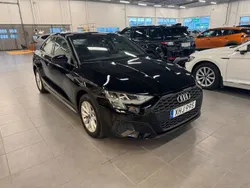 Svart Begagnad 2021 Audi A3 Comfort Sedan | 239 000 kr (Marknadspris)