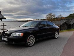 Svart Begagnad 2002 Volvo S60 Sedan | 50 000 kr (Dyr)