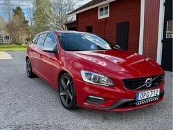 Röd Begagnad 2014 Volvo V60 R-Design Kombi | 125 000 kr (Marknadspris)