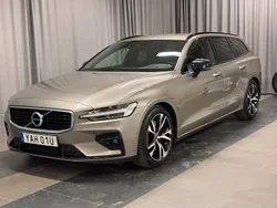 Grå Begagnad 2019 Volvo V60 R-Design Kombi | 309 900 kr (Marknadspris)