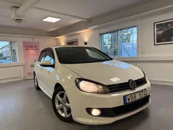 Vit Begagnad 2012 VW Golf VII R-line Halvkombi | 59 900 kr (Marknadspris)
