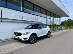 Vit Begagnad 2019 Volvo XC40 R-Design SUV | 289 700 kr (Marknadspris)
