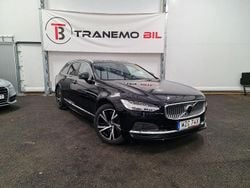 Svart Begagnad 2023 Volvo V90 Core Kombi | 319 900 kr (Marknadspris)