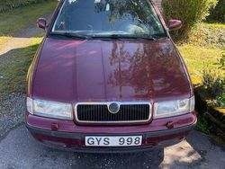 Röd Begagnad 2000 Skoda Octavia Halvkombi | 6 500 kr (Bra pris)
