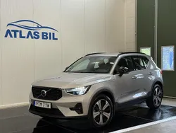 Silver Begagnad 2022 Volvo XC40 R-Design SUV | 384 900 kr (Marknadspris)