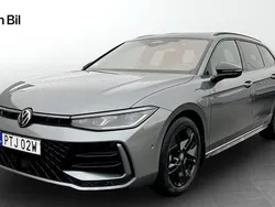 Mörkgrå (grå) Begagnad 2024 VW Passat R-line Kombi | 549 900 kr