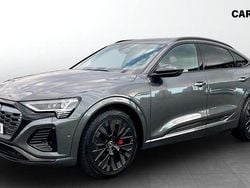 Grå Begagnad 2024 Audi Q8 e-tron S-Line SUV | 799 900 kr