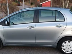 Grå Begagnad 2008 Toyota Yaris Halvkombi | 45 000 kr (Dyr)
