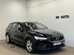 Svart Begagnad 2020 Volvo V60 CC Momentum Kombi | 269 900 kr (Bra pris)