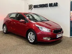 Röd Begagnad 2013 Kia Ceed Comfort Halvkombi | 119 900 kr (Lite dyr)