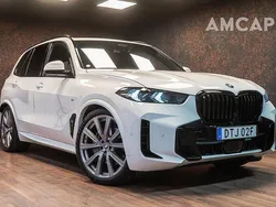 Vit Begagnad 2023 BMW X5 M Sport SUV | 928 500 kr (Dyr)