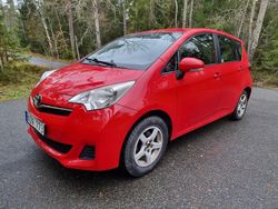 Röd Begagnad 2012 Toyota Verso-S Multidrive S Minibuss | 38 500 kr (Bra pris)