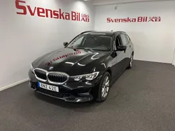 Svart Begagnad 2020 BMW 330e Sport Line Kombi | 279 000 kr (Marknadspris)