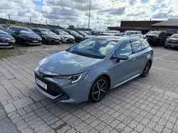 Grå Begagnad 2021 Toyota Corolla Kombi | 189 900 kr (Marknadspris)