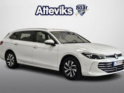 Vit Begagnad 2024 VW Passat Business Kombi | 344 900 kr (Lite dyr)